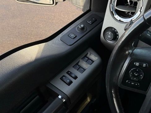 Used 2011 Ford F350 Lariat w/ Chrome Pkg image 25