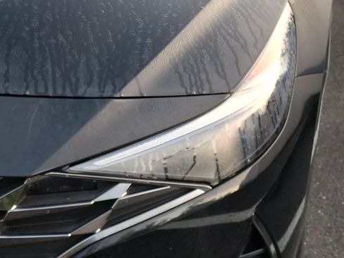 Used 2023 Hyundai Elantra Limited FWD image 9