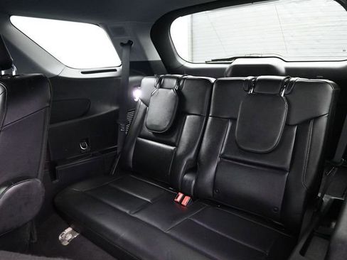 Used 2022 Ford Explorer Limited w/ Equipment Group 301A AWD/4WD image 32