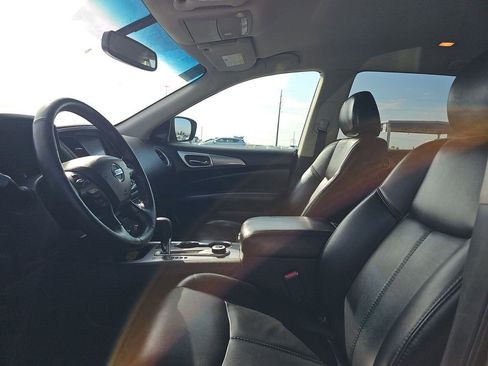 Used 2019 Nissan Pathfinder SL image 5