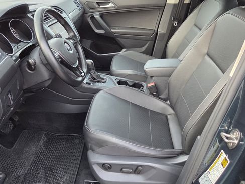 Used 2019 Volkswagen Tiguan SE w/ Panoramic Sunroof Package image 10