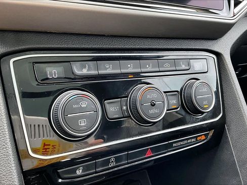 Used 2019 Volkswagen Atlas SEL FWD image 33