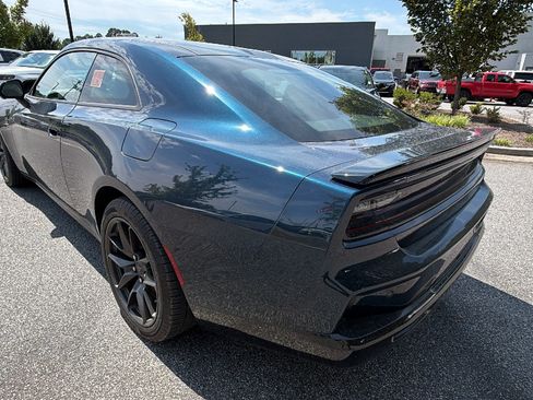 Used 2025 Dodge Charger Daytona Scat Pack w/ Track Pack AWD/4WD image 10