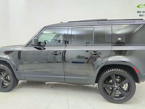 Used 2024 Land Rover Defender 110 S AWD/4WD image 4