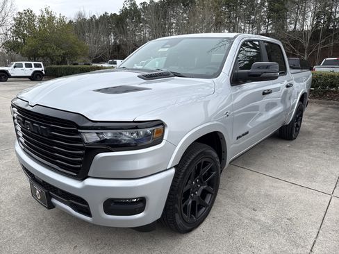 New 2026 RAM 1500 Laramie AWD/4WD image 3
