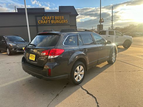 Used 2012 Subaru Outback 3.6R Limited w/ Popular Pkg 1B image 3
