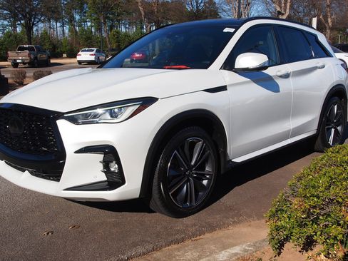 Used 2023 INFINITI QX50 Sport image 3