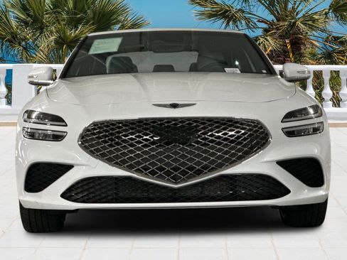 Used 2025 Genesis G70 2.5T image 10