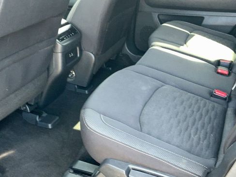 Used 2024 Nissan Pathfinder SV image 13