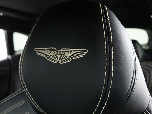 Used 2021 Aston Martin DBX AWD/4WD image 31