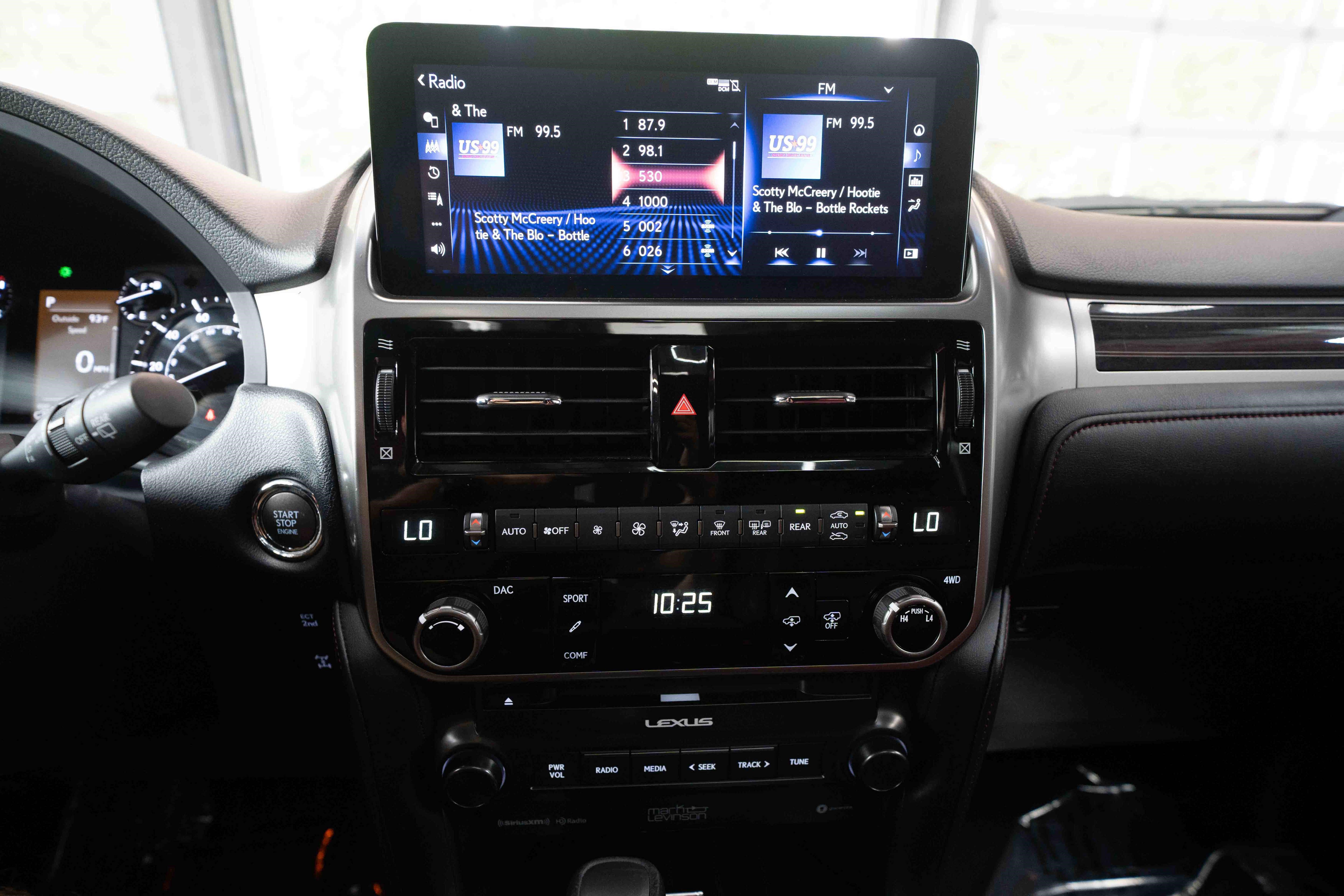 Used 2023 Lexus GX 460 Luxury w/ Sport Design Package AWD/4WD image 17