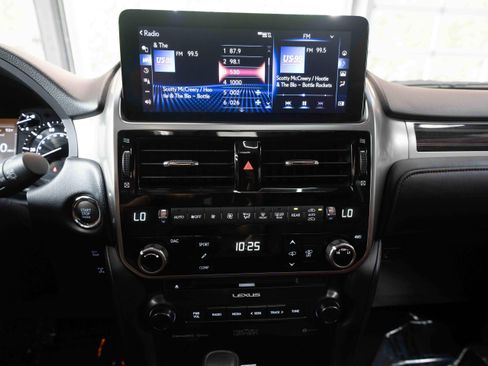Used 2023 Lexus GX 460 Luxury w/ Sport Design Package AWD/4WD image 17