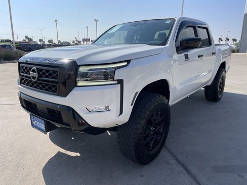 Certified 2023 Nissan Frontier SV w/ Midnight Edition Package image 5