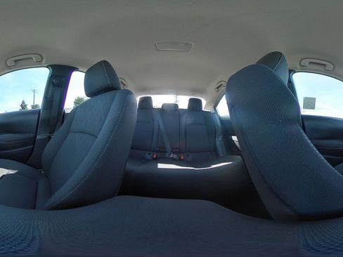 Used 2025 Toyota Corolla LE image 40