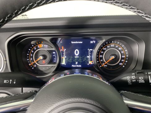 New 2026 Jeep Wrangler Unlimited Sahara AWD/4WD image 19