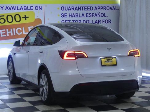 Used 2021 Tesla Model Y Long Range image 5