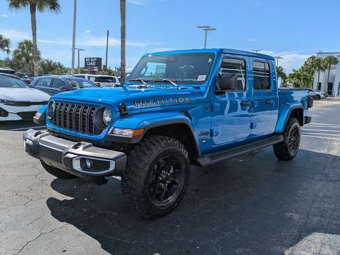 Certified 2025 Jeep Gladiator Sport AWD/4WD image 6