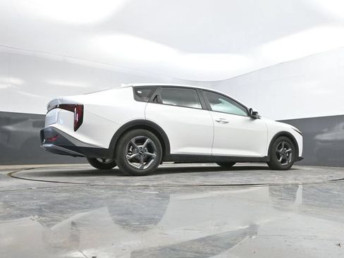 Used 2025 Kia K4 FWD image 41