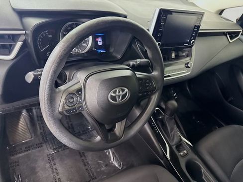 Used 2021 Toyota Corolla LE FWD image 9