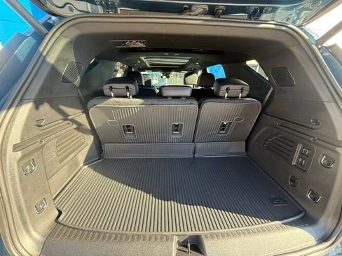 Used 2025 Chevrolet Traverse RS w/ LPO, Floor Liner Package image 32