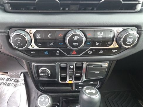 Used 2024 Jeep Wrangler High Altitude image 21