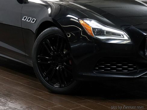 Used 2018 Maserati Quattroporte S Q4 AWD/4WD image 3