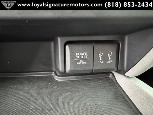 Used 2016 Honda Pilot Touring image 28