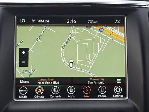 Used 2018 Jeep Grand Cherokee Altitude image 14