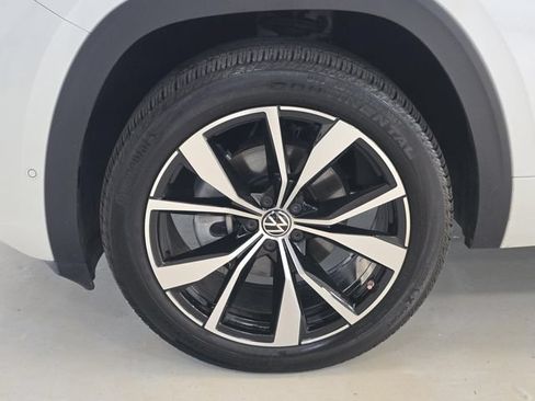 Used 2025 Volkswagen Atlas Cross Sport SEL Premium R-Line AWD/4WD image 9