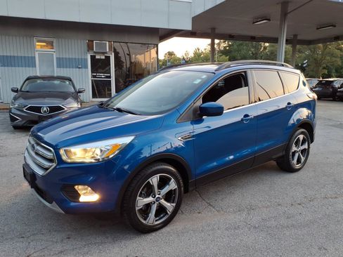 Used 2017 Ford Escape SE w/ Equipment Group 201A FWD image 7