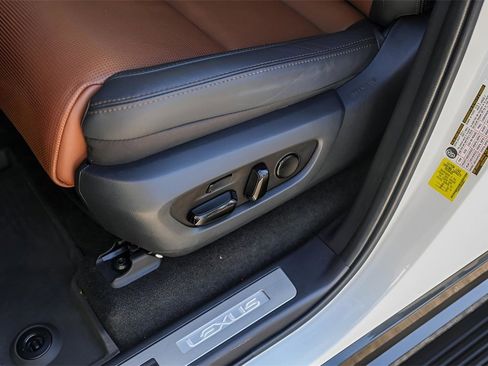 Used 2024 Lexus GX 550 image 8