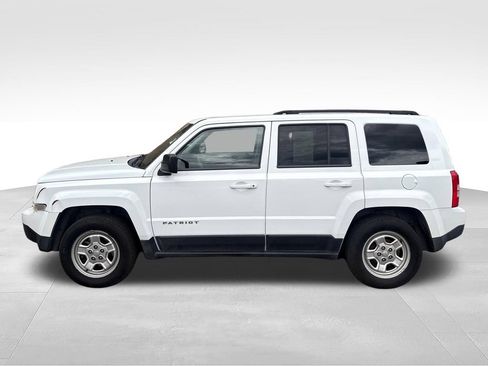 Used 2015 Jeep Patriot Sport w/ Power Value Group FWD image 5