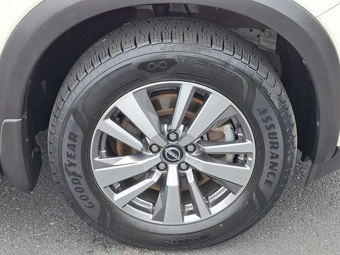 Used 2022 Nissan Pathfinder SL AWD/4WD image 8