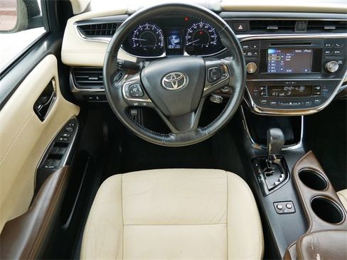Used 2013 Toyota Avalon XLE image 9
