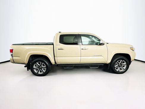 Used 2019 Toyota Tacoma Limited image 10
