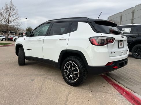 Used 2025 Jeep Compass Trailhawk w/ Trailer Tow Group image 8