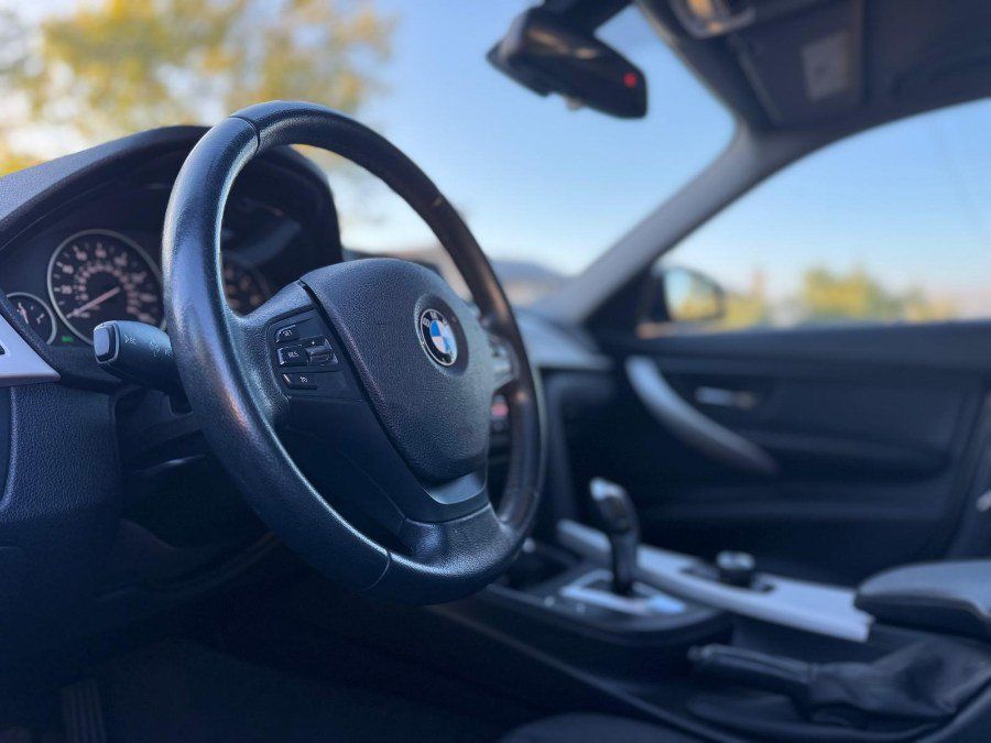 Used 2013 BMW 328i Sedan RWD image 10