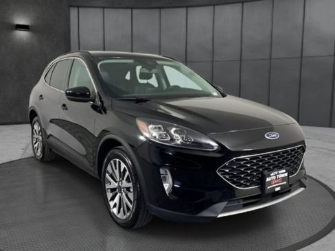 Used 2022 Ford Escape Titanium AWD/4WD image 5