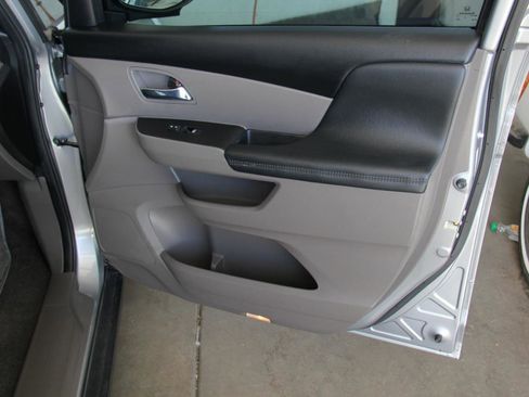 Used 2016 Honda Odyssey EX-L image 25