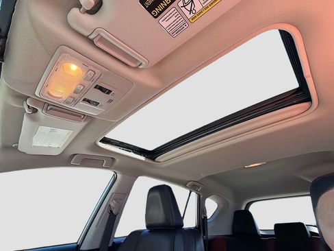 Used 2014 Toyota RAV4 Limited w/ Technology Package image 23