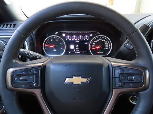 Used 2020 Chevrolet Silverado 2500 High Country image 21