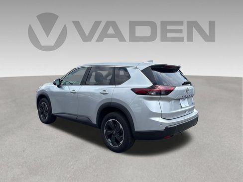 Used 2024 Nissan Rogue SV FWD image 20