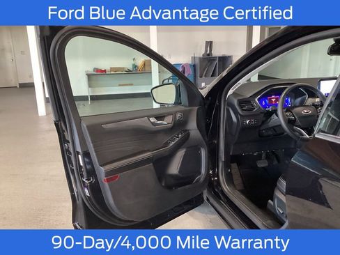 Used 2022 Ford Escape Titanium image 11