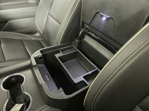 Certified 2023 GMC Yukon SLT w/ LPO, Floor Liner Package AWD/4WD image 30