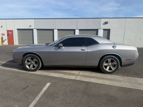 Used 2016 Dodge Challenger SXT RWD image 3