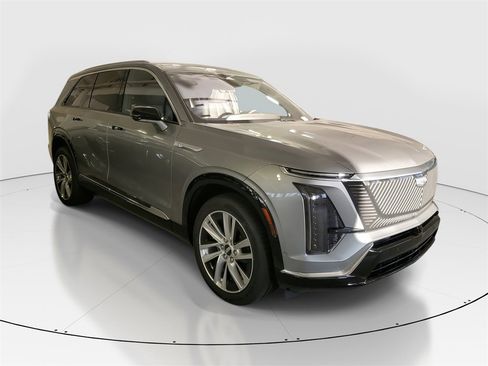 New 2026 Cadillac Vistiq Luxury image 2