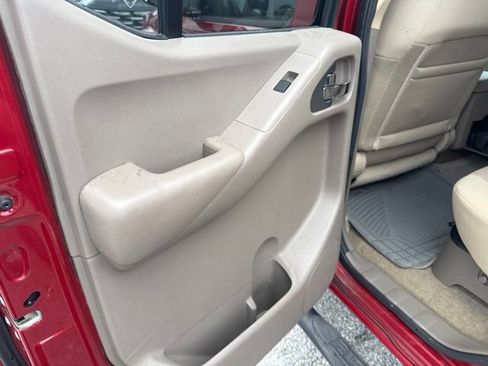 Used 2012 Nissan Frontier SV w/ SV Premium Utility Pkg RWD image 23