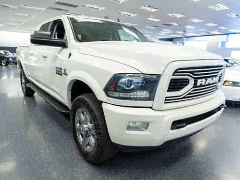 Used 2018 RAM 2500 Laramie w/ Sport Appearance Group AWD/4WD image 3