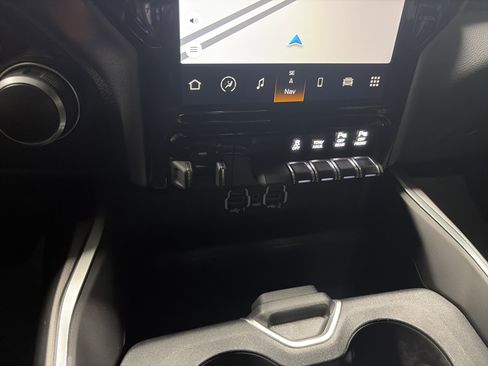 Used 2024 RAM 2500 Big Horn w/ Night Edition AWD/4WD image 21