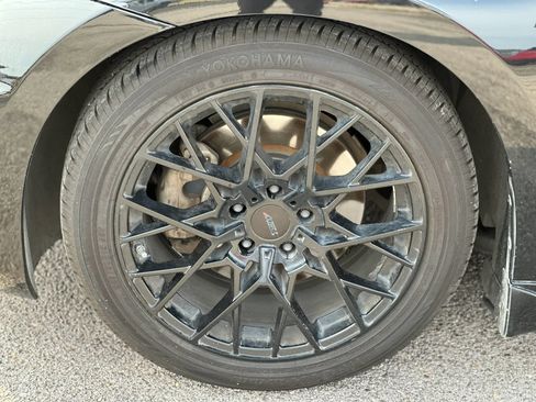 Used 2018 Nissan 370Z Touring RWD image 15